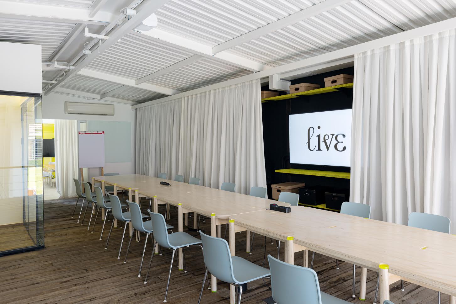 Jeito ℓiⱴε de Trabalhar.